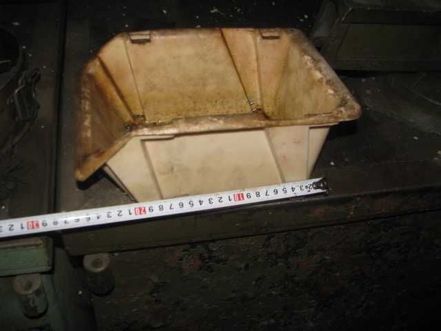 Ящик пластмасовий під дрібні речі.