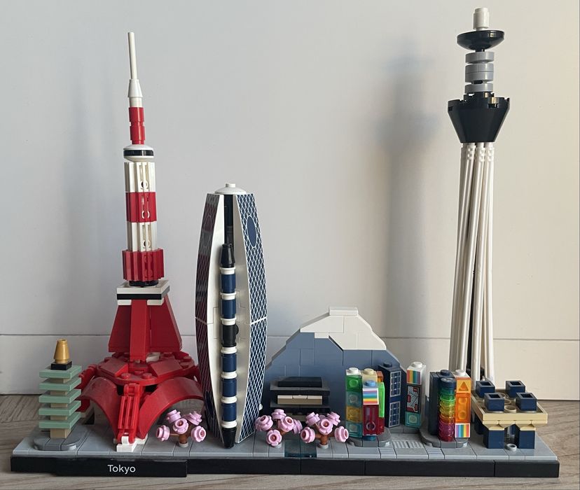 LEGO modern art + Tokyo + (peças extra de oferta)