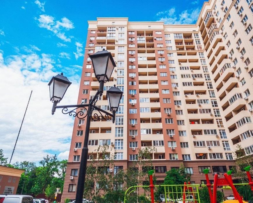 Продам 2-к квартиру з ремонтом в ЖК Одеські традиції (3-294-945)