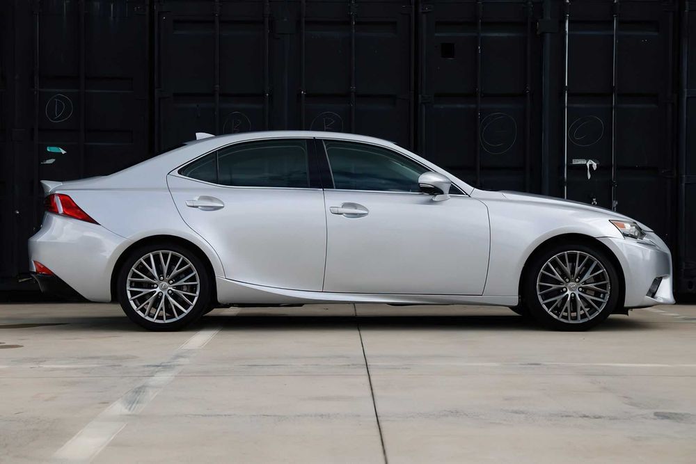 Lexus IS 300      2016