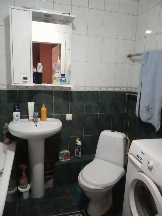 Здам в оренду 2 кім. в 3 кім. кв. Титова, верх О. Поля, з власником.