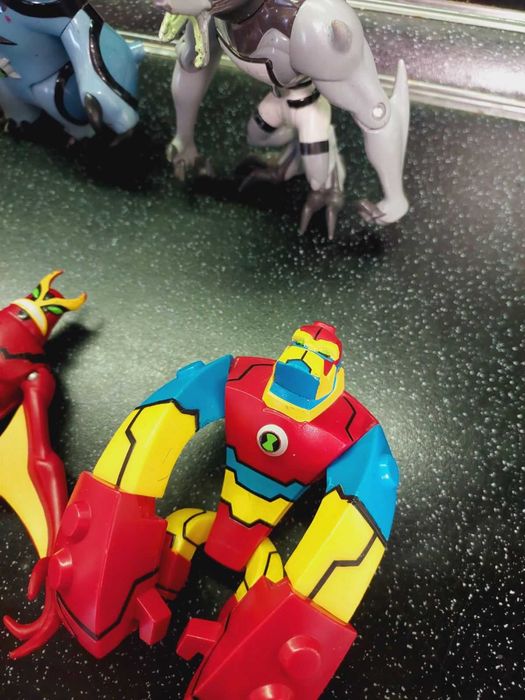 Ben 10  , оригінал. Бен 10 Бен10 фігурки