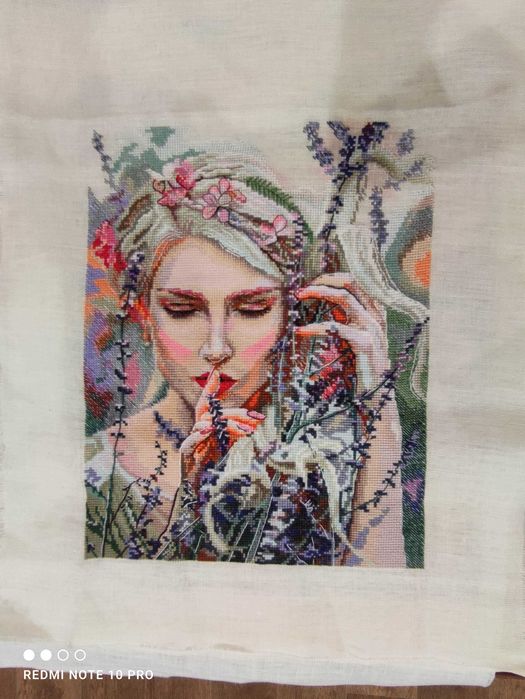 Вышитая картина "Слушая тишину"