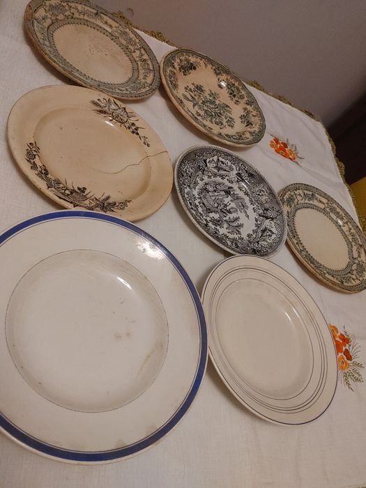 Conjunto de 7 pratos antigos