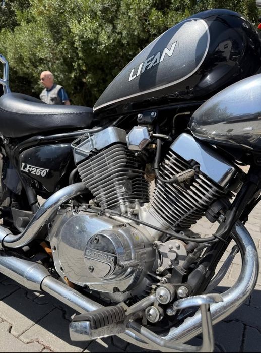 Mota Lifan 250cc - totalmente original de origem
