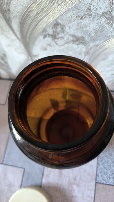 Продам банки с закруткою 1,5л і 2л. Толстое стекло. Темные