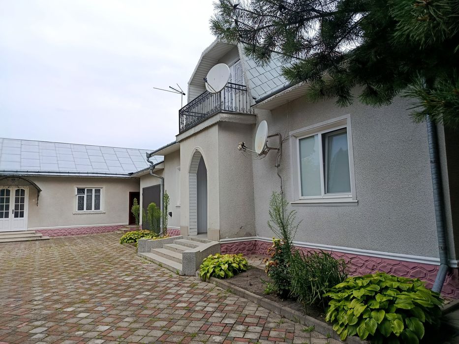 Ідеальний заміський маєток у центрі Мамаївців