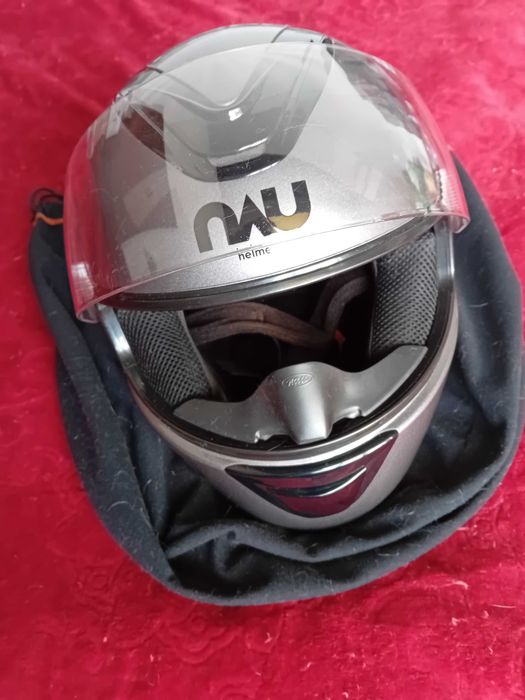 Capacete integral marca NAU