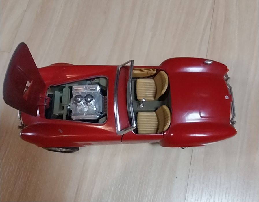 Miniatura antiga Burago Ford AC Cobra escala 1/24
