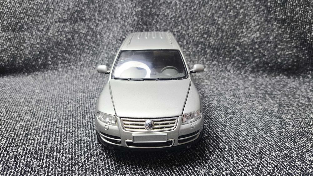 Модель Volkswagen Touareg масштаб 1:24 Welly