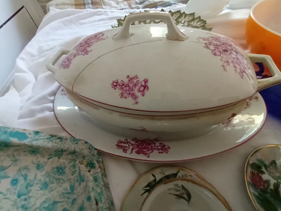 Loiça muito antiga!! Tudo o que está nas fotografias