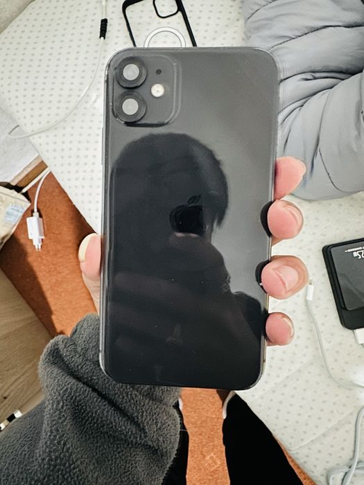 Iphone 11 128GB com 6 capas