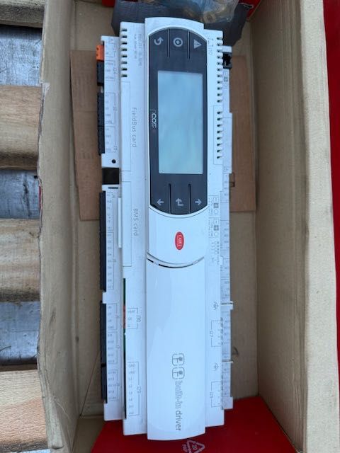 CAREL P+500BAA02Em0 nowy sterownik
