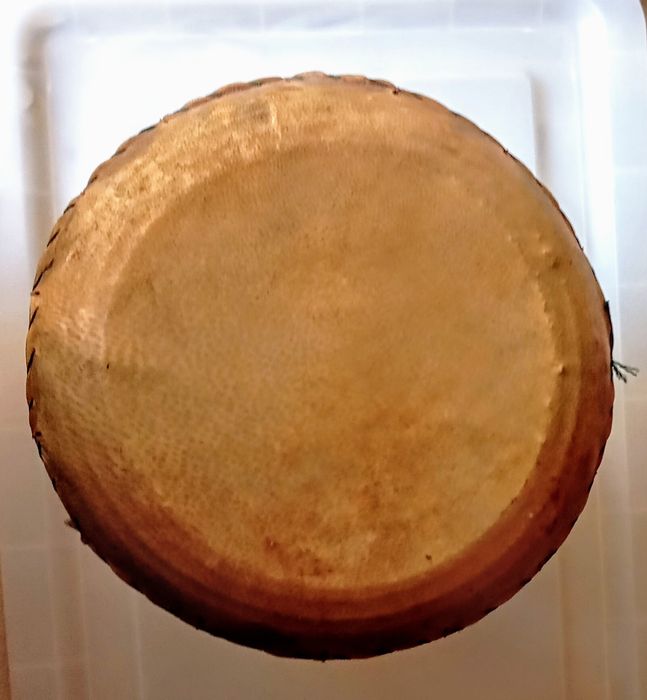 Djembe tradicional em barro e couro.Para reaproveitar. Não é neg..