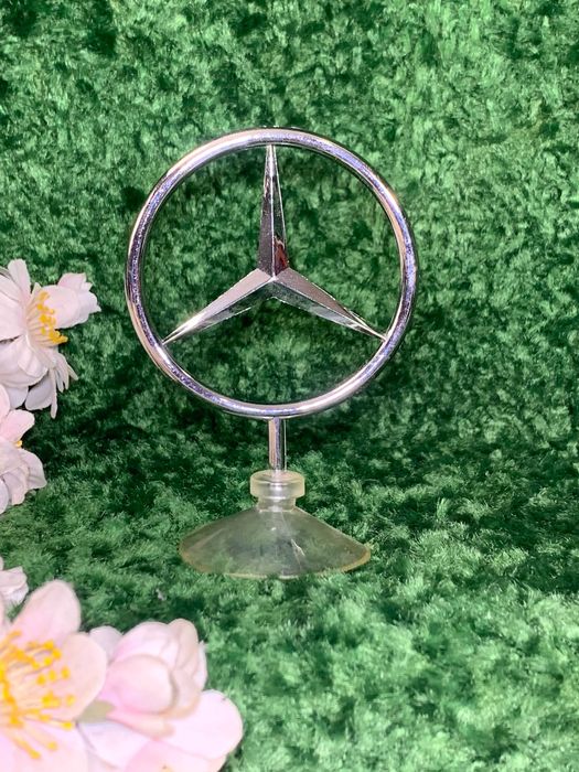 Емблема Mercedes-Benz на присосці – оригінальний сувенір