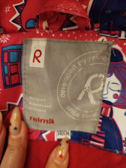 Зимова куртка для дівчинки.