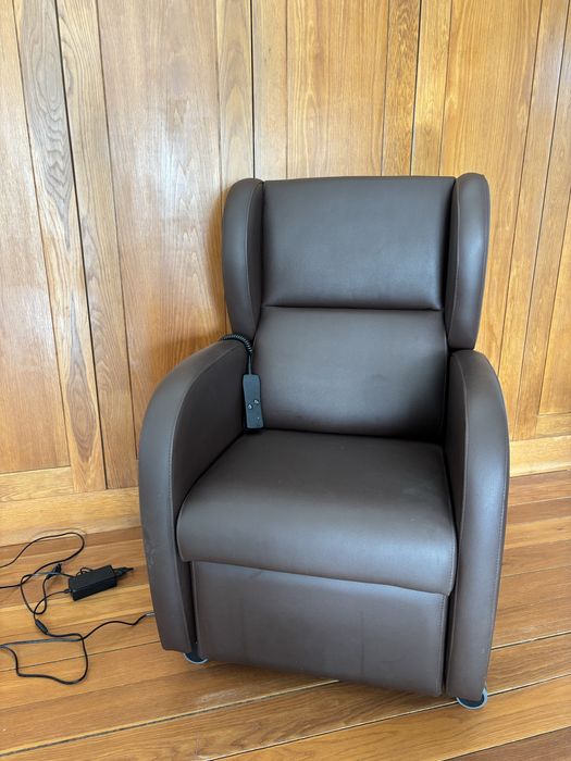 Cadeirão reclinável - Poltrona Repouso Exotico Eléctrico, castanha