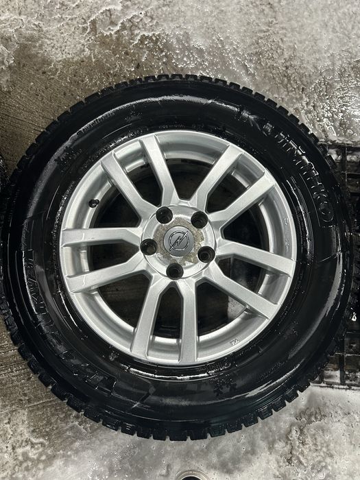 Продам диски 215/70/R16 с резиной Kumho зима