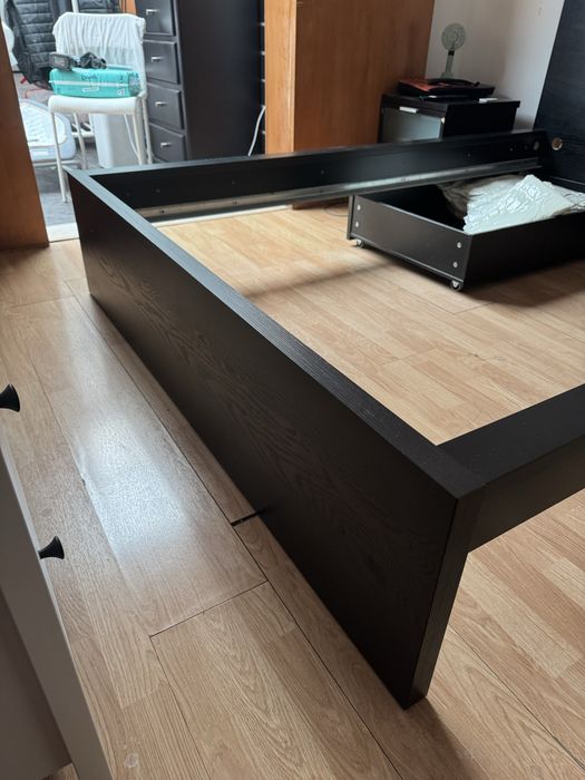 Cama ikea malm com duas gavetas