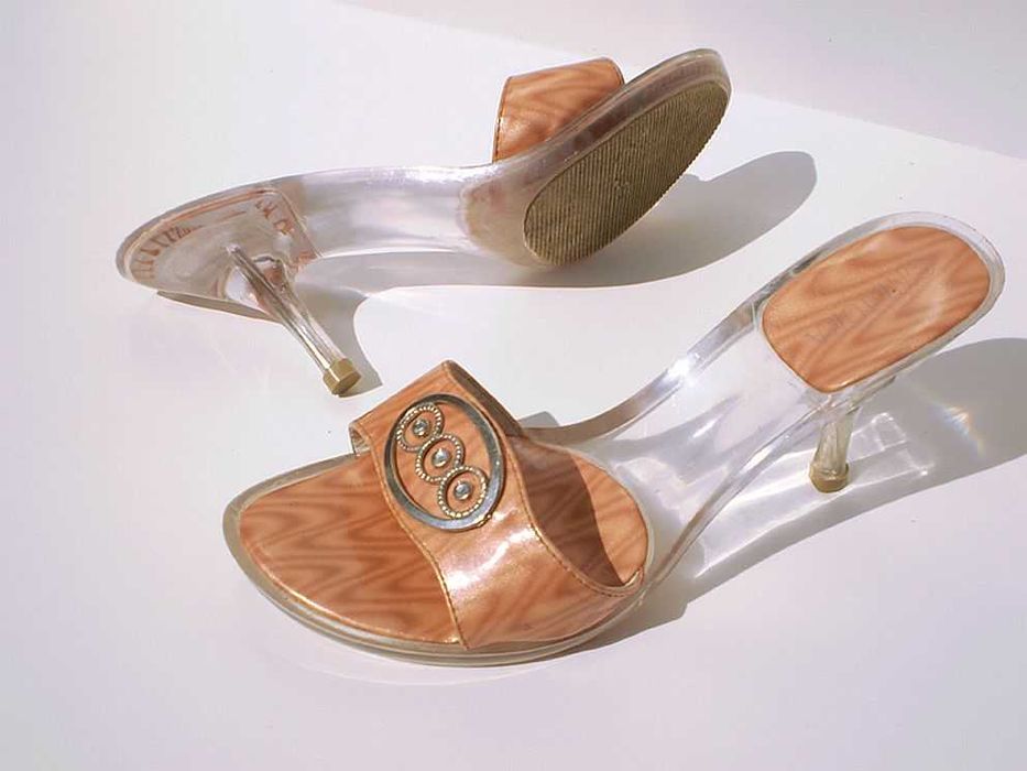 Przezroczyste klapki roz 40