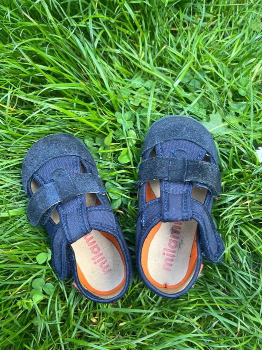 Kapcie typu barefoot marki Milami rozmiar 22