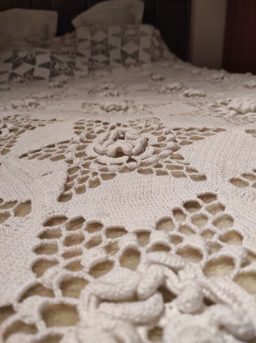 Vendo colcha em crochê, padrão em estrela