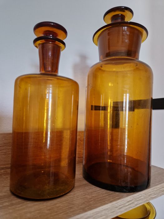 Frascos farmácia antigos.