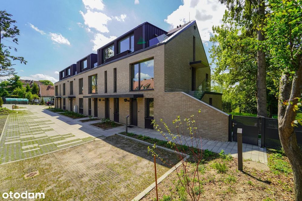 Dwupoziomowy,4-pokojowy apartament z antresolą