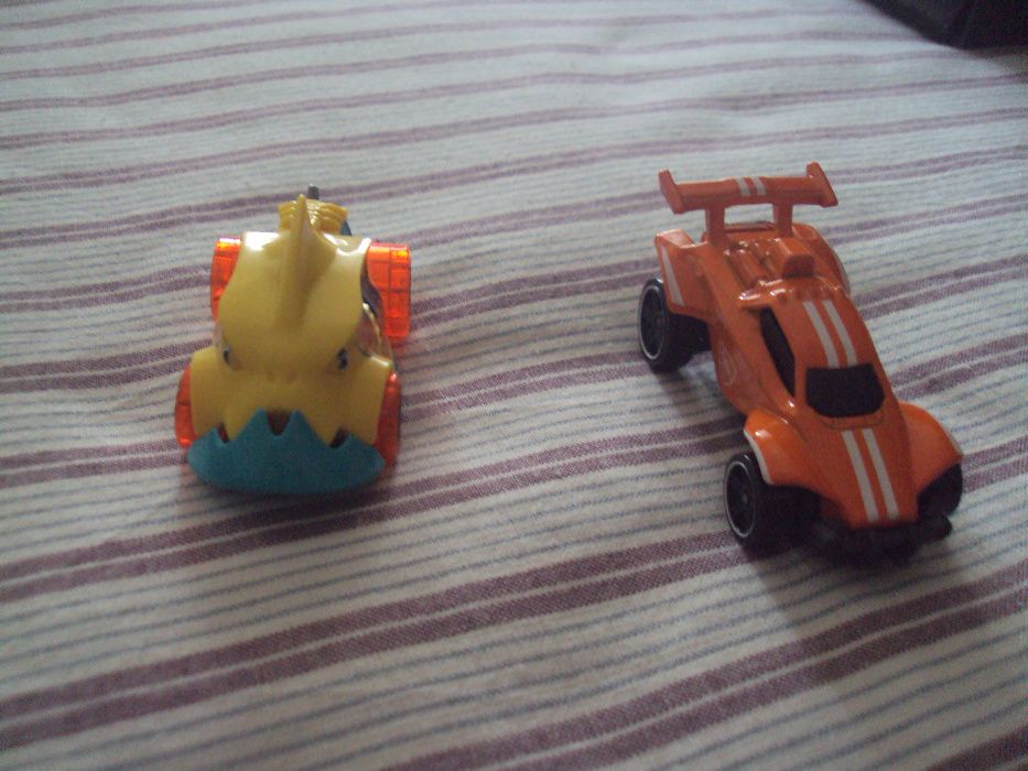 Conjunto de 2 carrinhos da hotwheels
