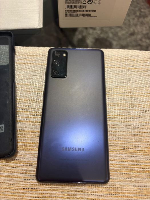 Samsung S20 FE 5G em muito bom estado