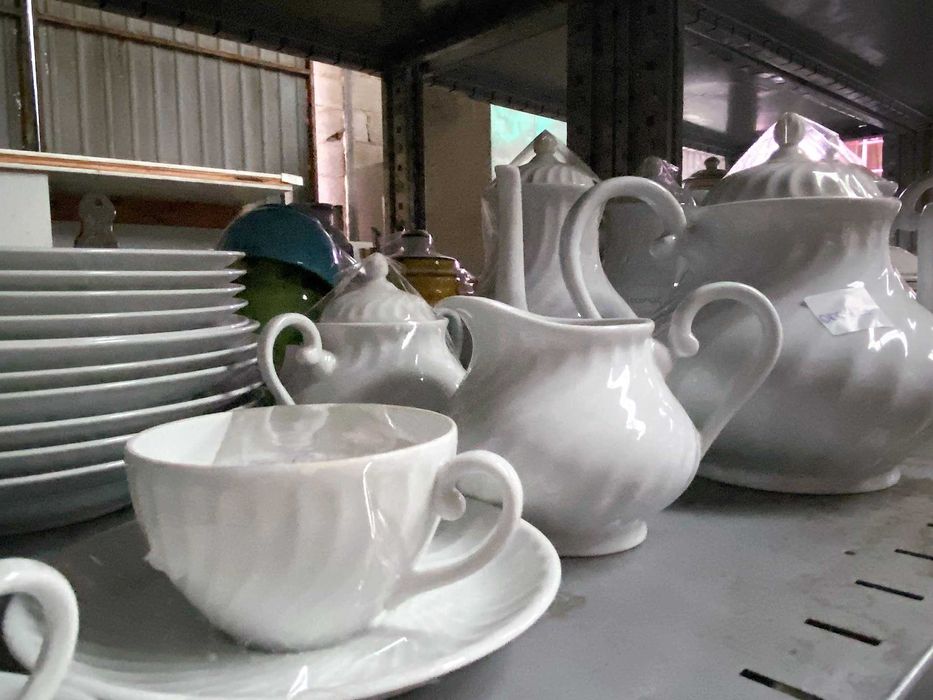 LOTES louça, iluminação, têxteis-lar