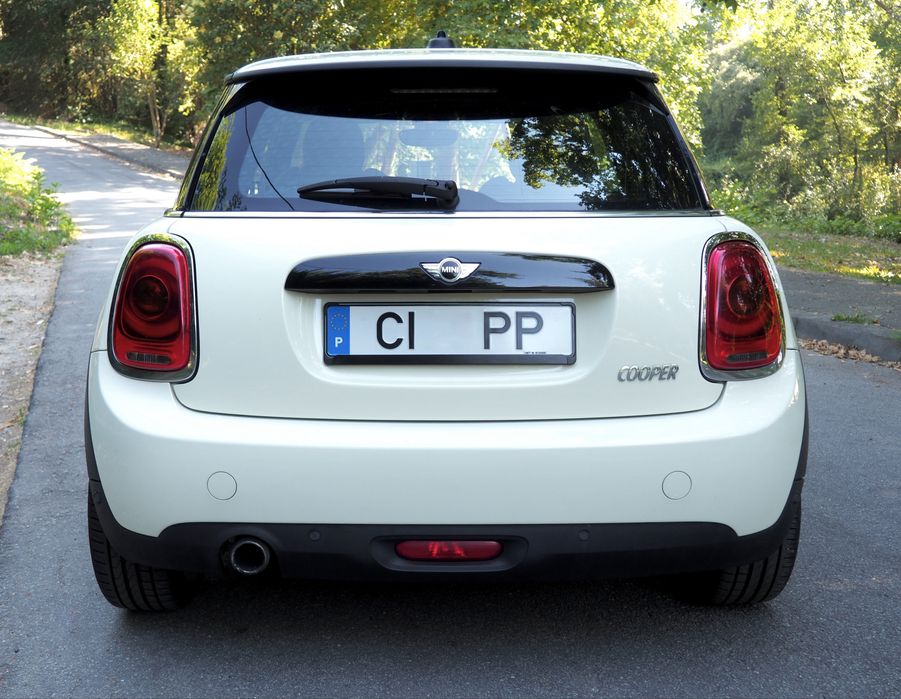 Mini Cooper automático 1.5 gasolina 136 cv , económico, GPS, bancos em couro, estacionamento automático