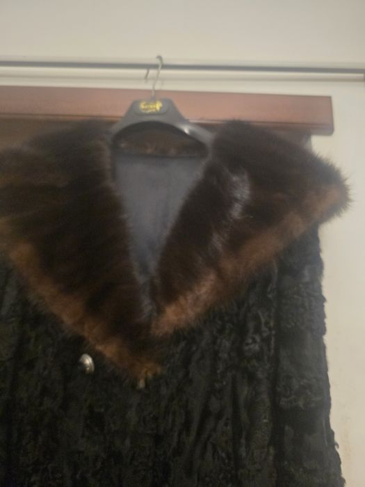 Casaco  caraculo com pele natural