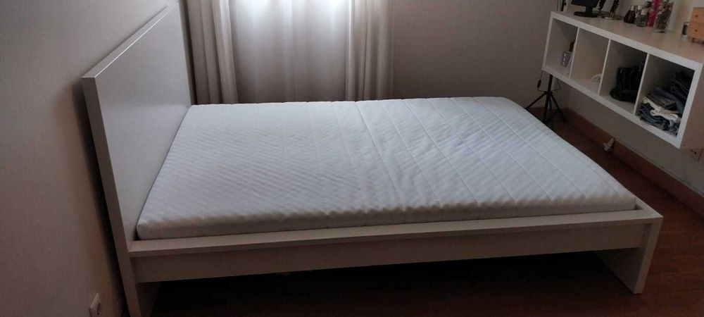 Cama de Casal MALM - iKEA 140x200 cm.