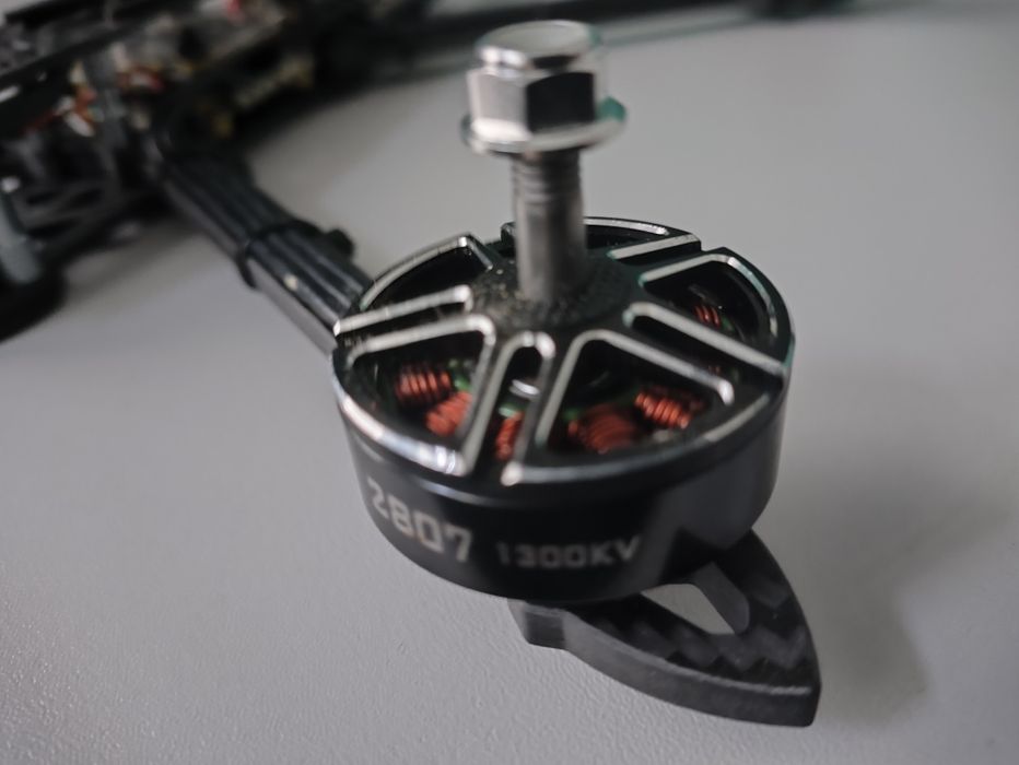 Продам FPV дрон 7"