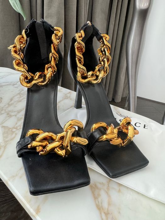 Босоніжки на підборах Versace 40 нові