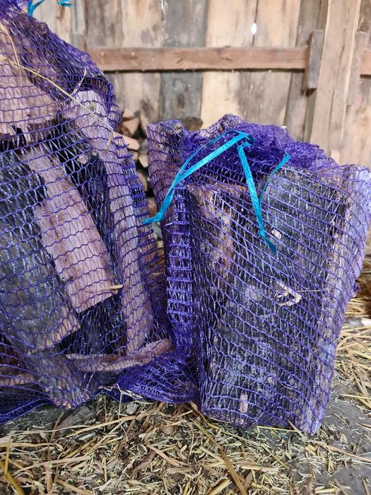 Продам дрова Фруктовые в сетках, дуб, акация в мешках