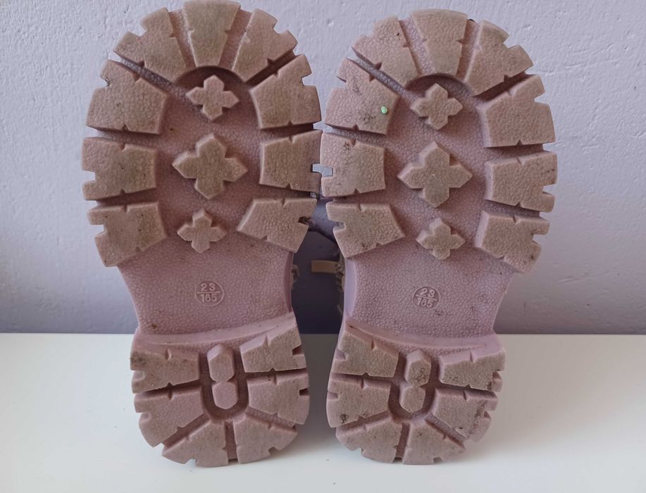 Lakierowane botki dziewczęce