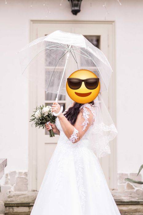 Suknia ślubna bardzo urokliwa, lsniacy tiul