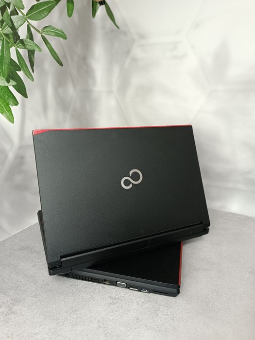 Ноутбук Fujitsu LIFEBOOK E546/i3-6100U/8/128/14 "HD/Гарантія