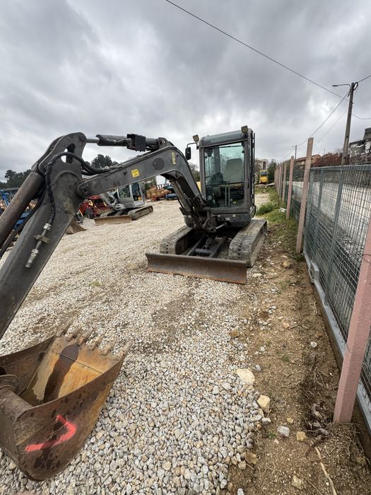 Mini giratoria volvo