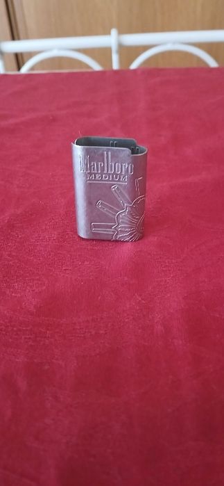 Capa de isqueiro Marlboro Medium
