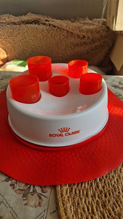 Інтерактивна годівниця-лабіринт для котів Royal Canin