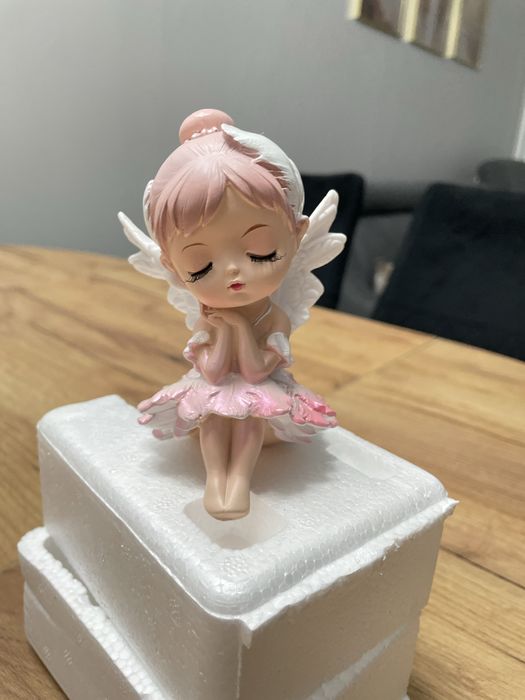 Figurka aniołek na tort