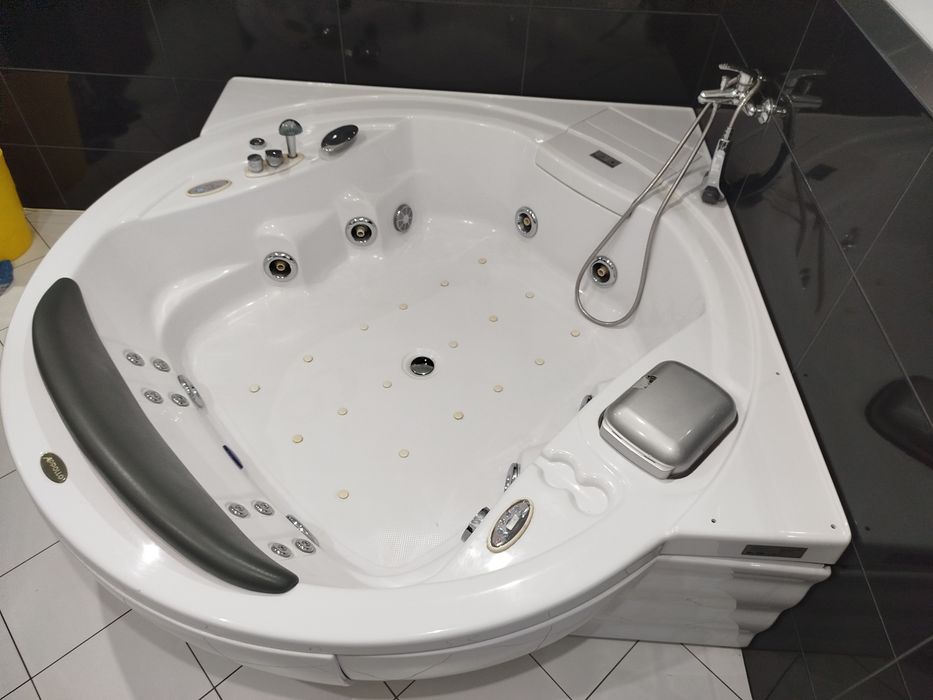 Wanna z hydromasażem