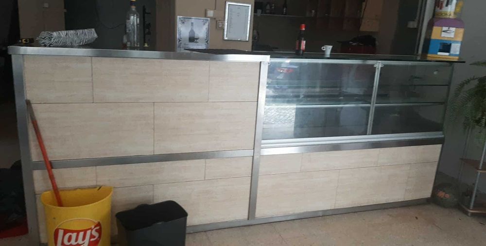 Venda de balcão semi novo