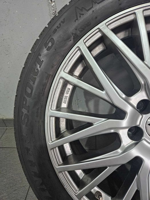 Komplet kół zimowych  AEZ R19 235/55 Continental