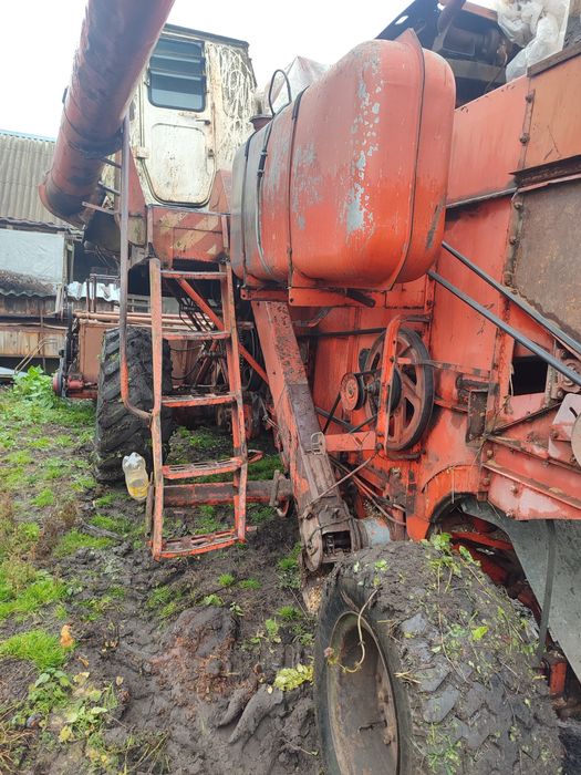 Продам комбайн Нива