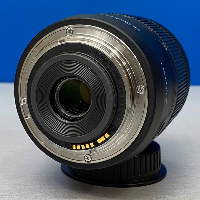 Canon EF-S 18-135mm f/3.5-5.6 IS Nano USM