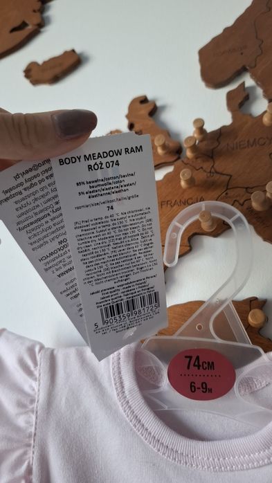 Body różowe na ramiączka dziecięce z kwiatuszkami